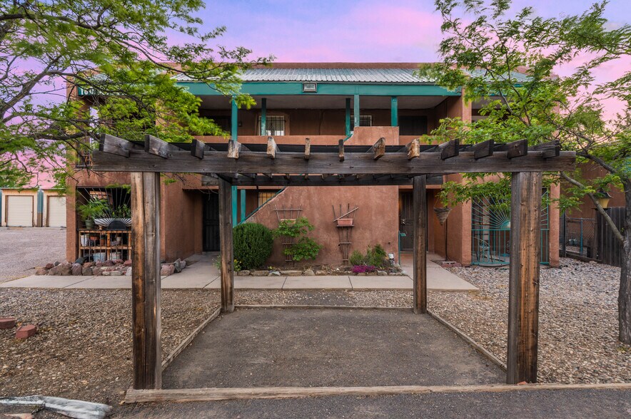 1809 Girard Blvd SE, Albuquerque, NM à vendre - Photo principale - Image 1 de 14