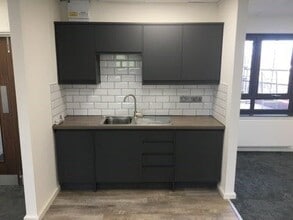 27 Broad St, Wokingham à louer Photo intérieure- Image 2 de 4