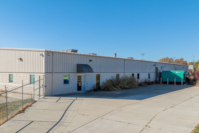 More details for 200 Enterprise Dr, Pekin, IL - Flex for Auction