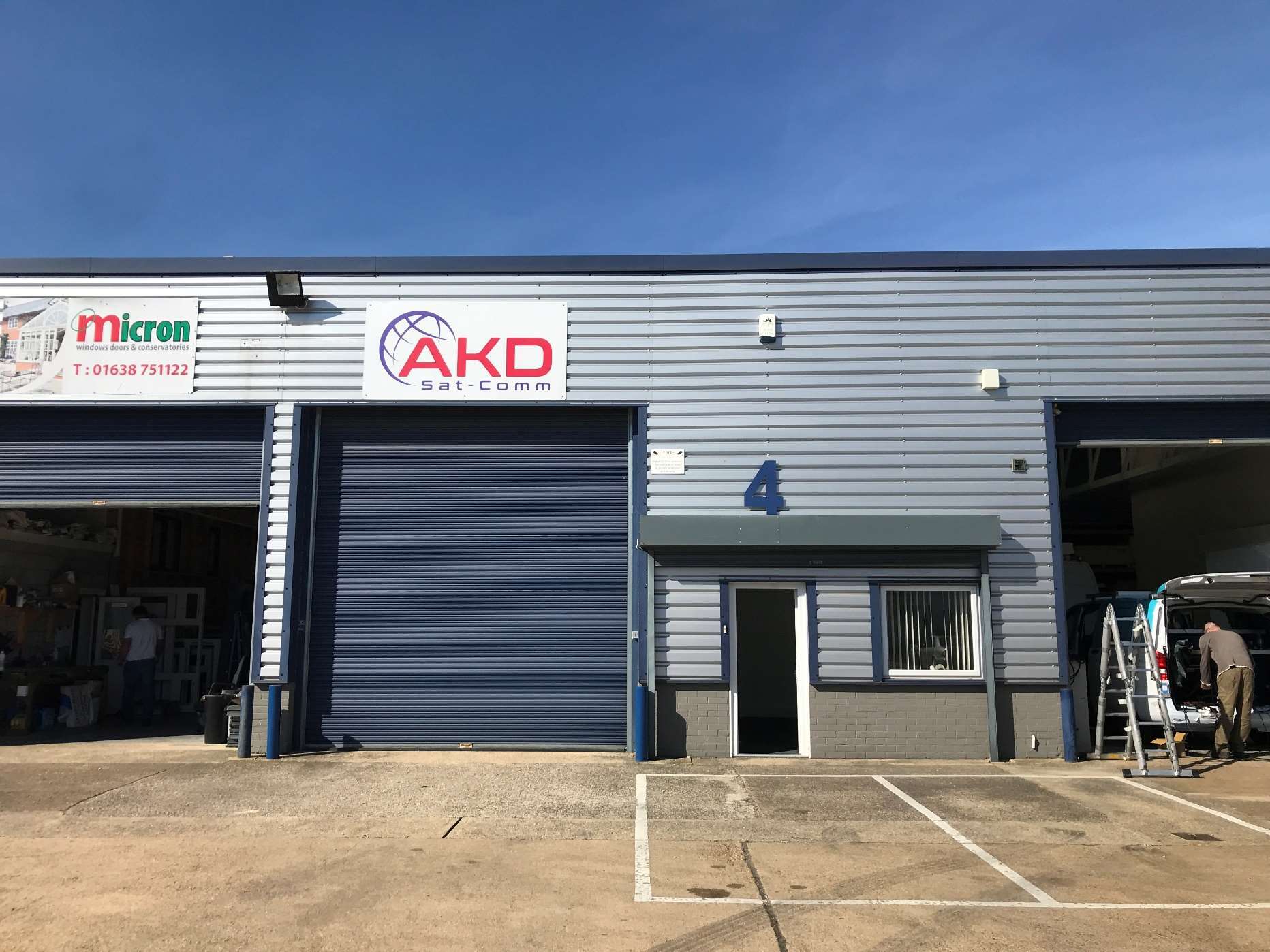 Oaks Dr, Newmarket for lease Building Photo- Image 1 of 3