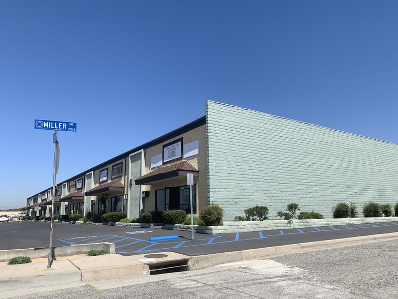 1001-1025 W Foothill Blvd, Azusa, CA for lease - Building Photo - Image 2 of 19