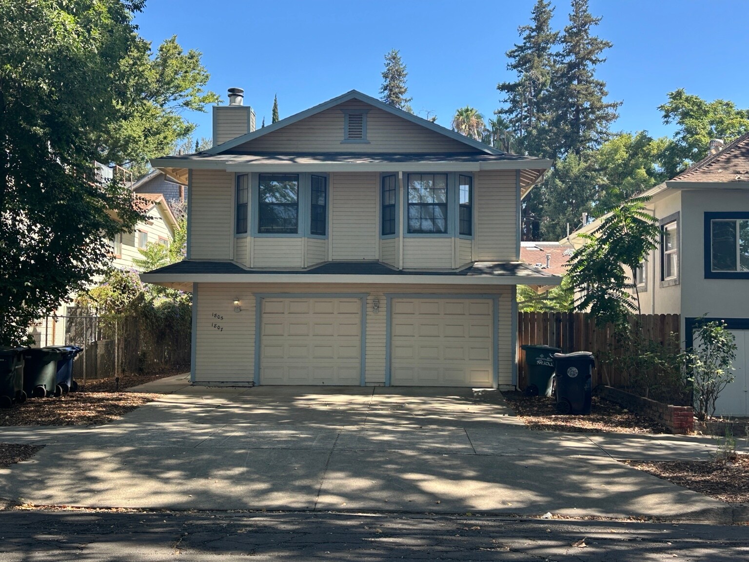 1805 V St, Sacramento, CA à vendre Photo principale- Image 1 de 30