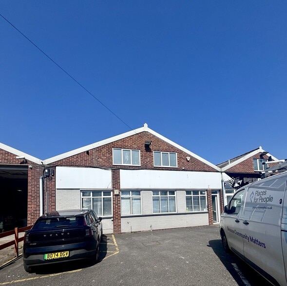 10-26 Concorde Rd, Norwich for lease - Building Photo - Image 1 of 4