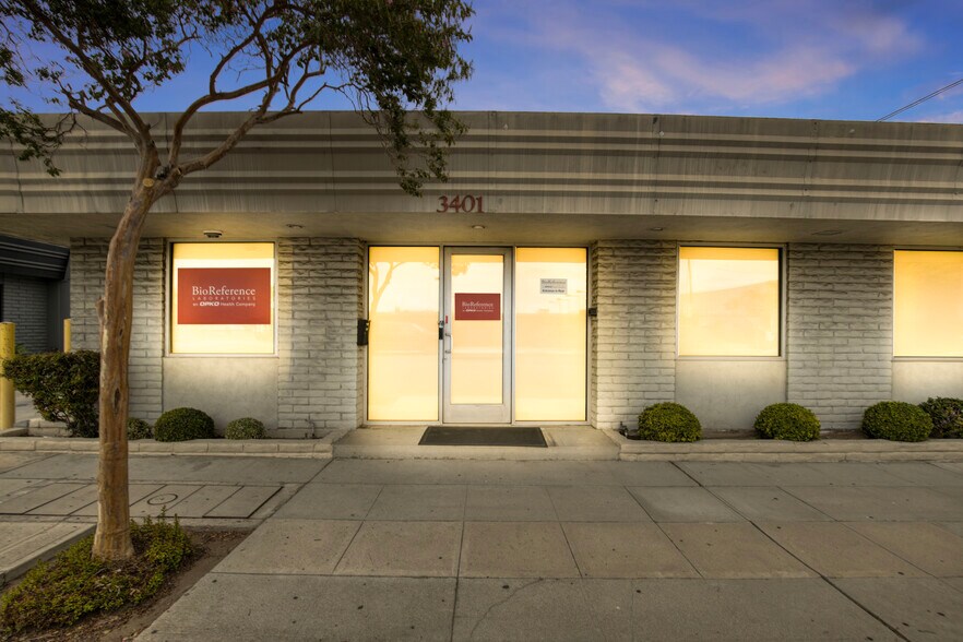 3401 Winona Ave, Burbank, CA à vendre - Photo du bâtiment - Image 3 de 28