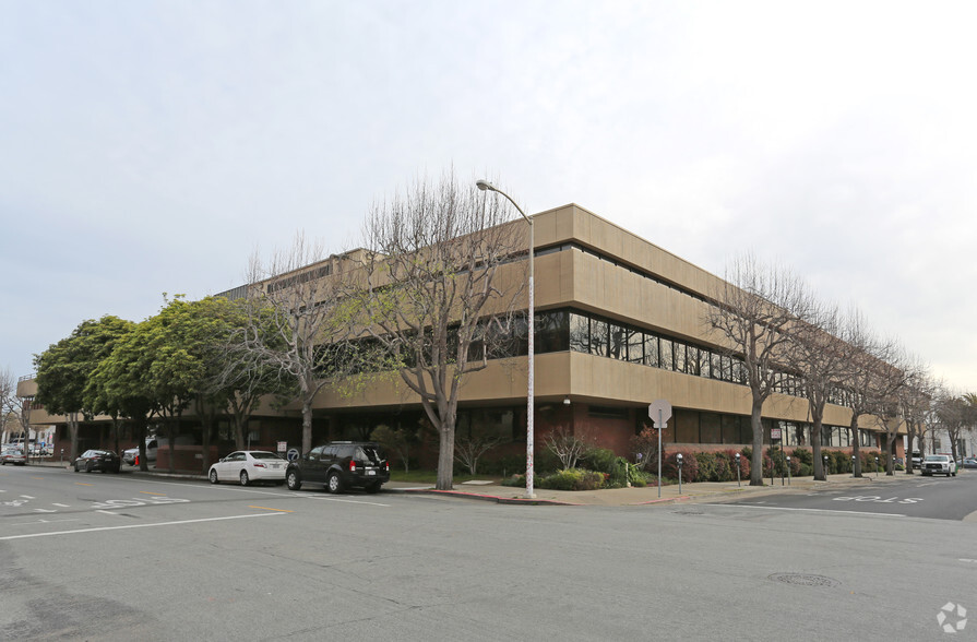 900 Front St, San Francisco, CA à louer - Photo du bâtiment - Image 2 de 3