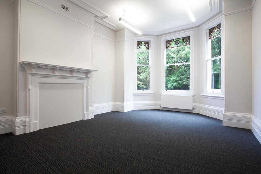 8 Elmdale Rd, Bristol à louer - Photo du bâtiment - Image 2 de 6