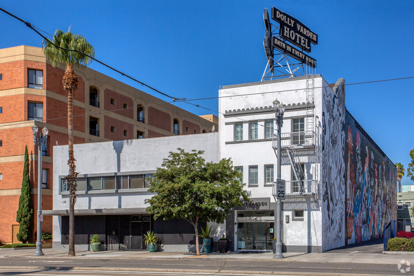 335 Pacific Ave, Long Beach, CA à vendre Photo du bâtiment- Image 1 de 1