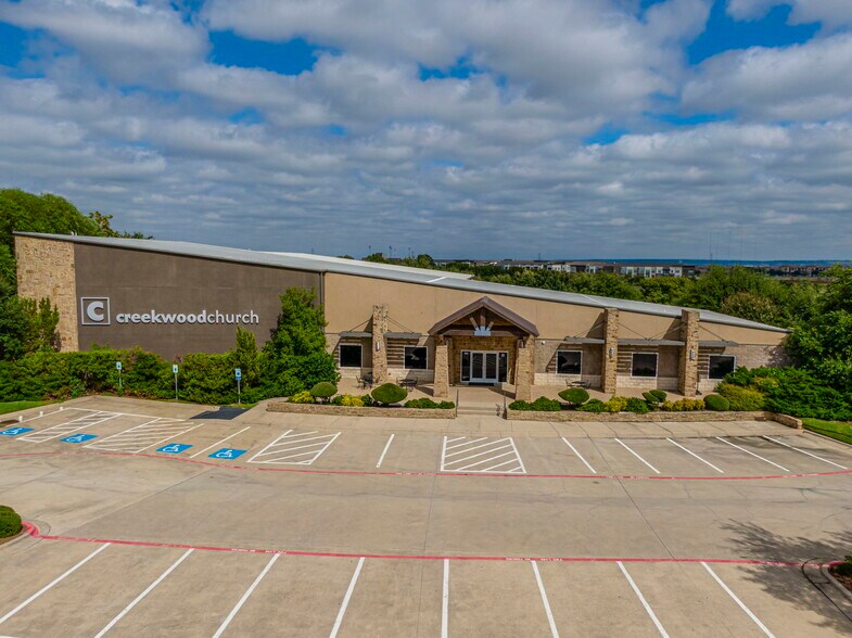 260 N Miller Rd, Mansfield, TX à vendre - Photo du bâtiment - Image 1 de 1