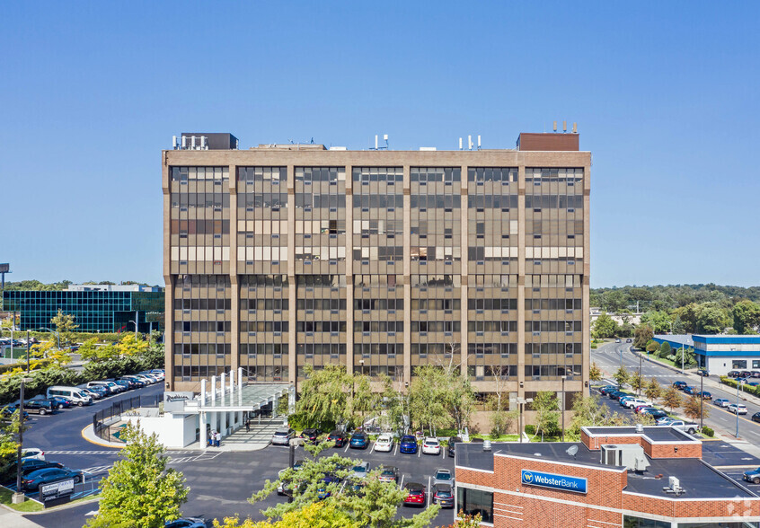 1 Radisson Plz, New Rochelle, NY à louer - Photo du bâtiment - Image 1 de 3