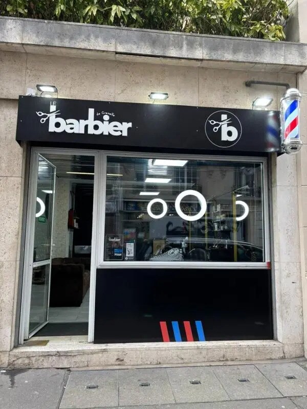 12 Rue Violet, Paris à vendre Photo du bâtiment- Image 1 de 5