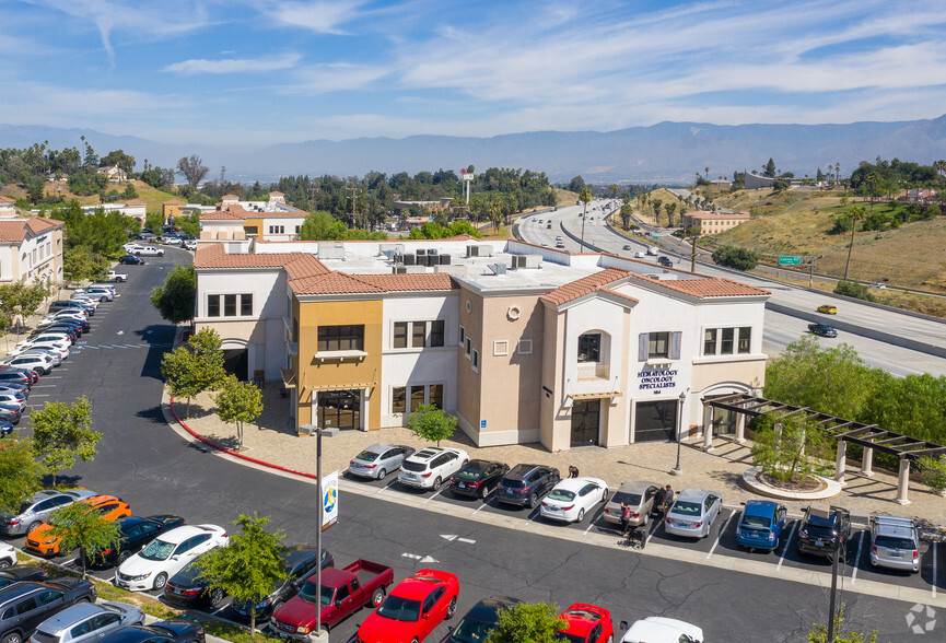 1455 Ford St, Redlands, CA à louer - Photo du bâtiment - Image 3 de 5