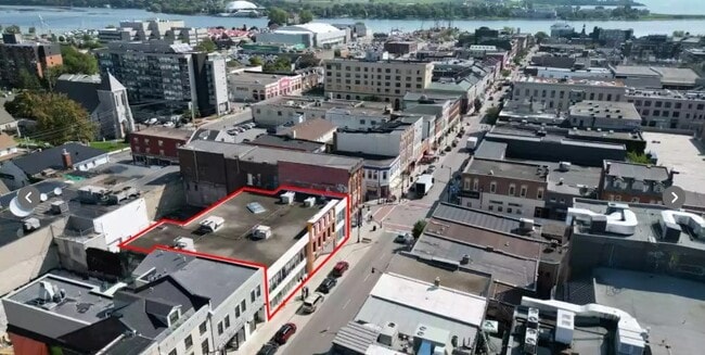 Plus de détails pour 207 Princess St, Kingston, ON - Commerce de détail à vendre