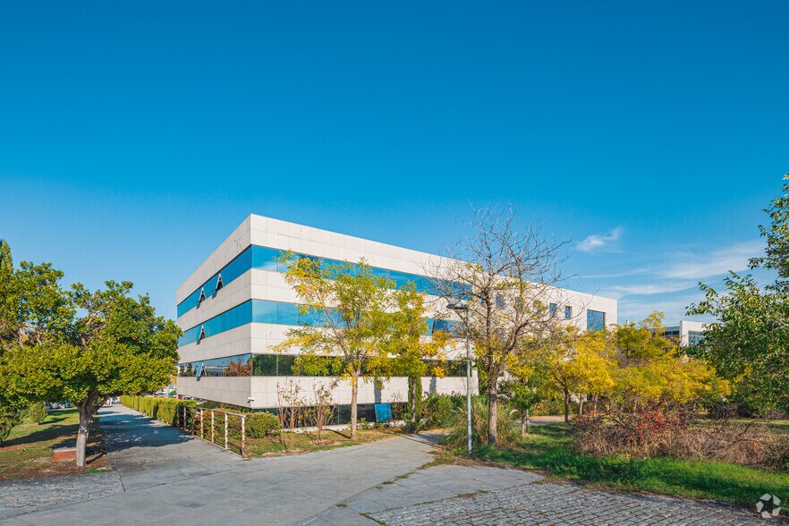 Calle Fuerteventura, 4, San Sebastián de los Reyes, Madrid à vendre - Photo du bâtiment - Image 3 de 5