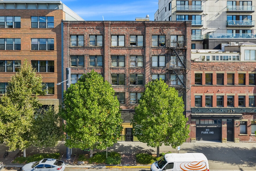 212-216 Alaskan Way S, Seattle, WA for sale - Building Photo - Image 1 of 19