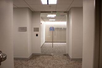 1700 Rockville Pike, Rockville, MD à louer Hall d’entrée- Image 2 de 10