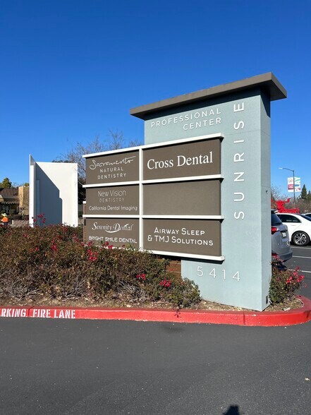 5414 Sunrise Blvd, Citrus Heights, CA à louer - Photo du bâtiment - Image 2 de 13