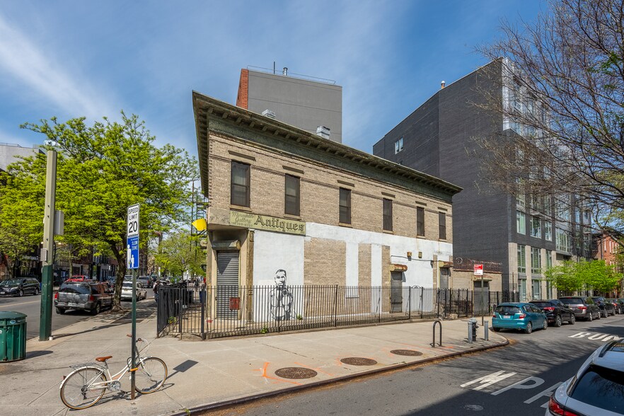 1055 Fulton St, Brooklyn, NY à vendre - Photo du bâtiment - Image 3 de 8