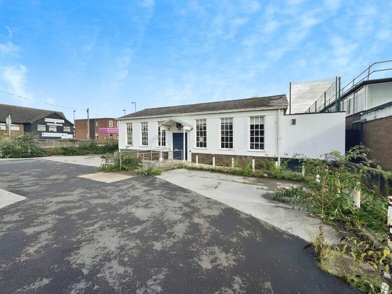 1 High St, Canvey Island for lease - Building Photo - Image 2 of 2