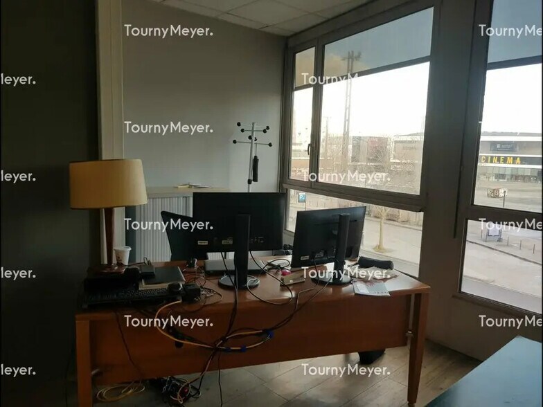 Office in Rennes for lease - Interior Photo - Image 2 of 5