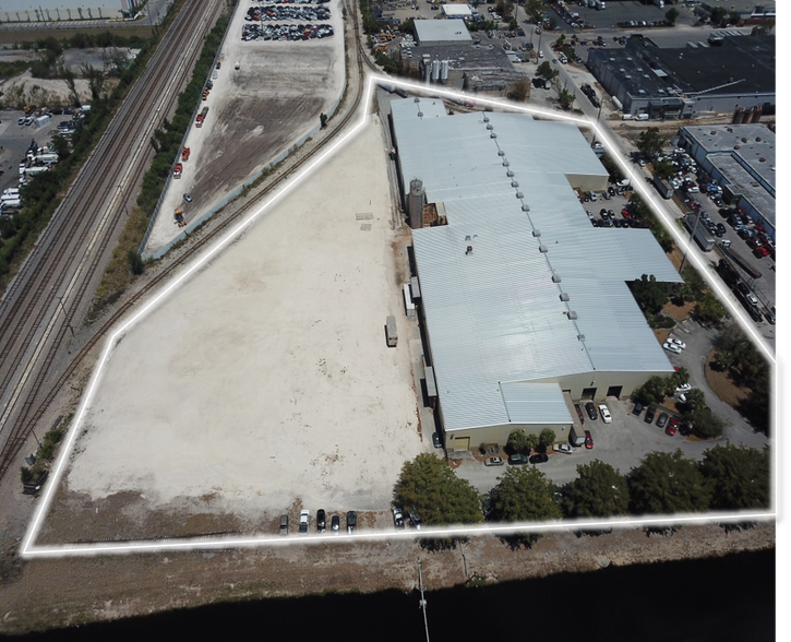 10700 NW 36th Ave, Miami, FL for lease - Building Photo - Image 2 of 38