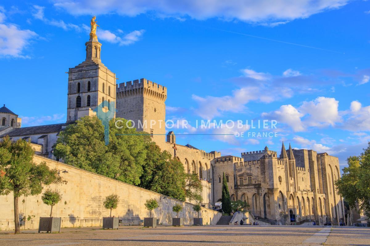 Flex in Avignon for lease Building Photo- Image 1 of 2