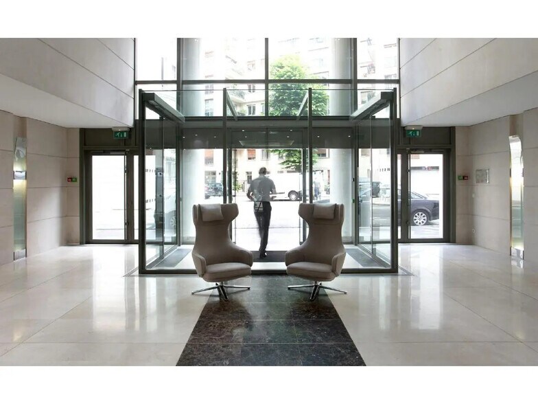 19 Rue Dumont D'Urville, Paris à louer - Hall d’entrée - Image 2 de 9