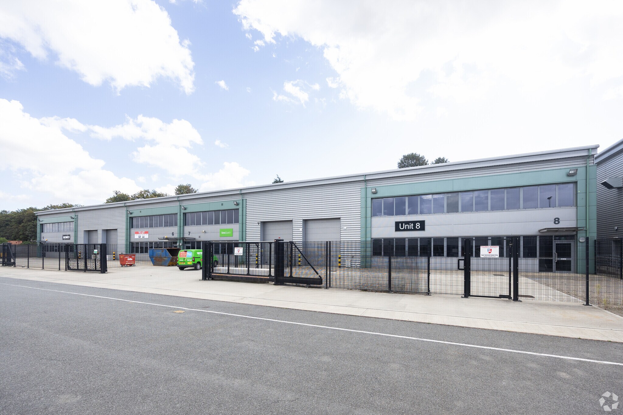 Motherwell Way, Grays à louer Photo principale- Image 1 de 3