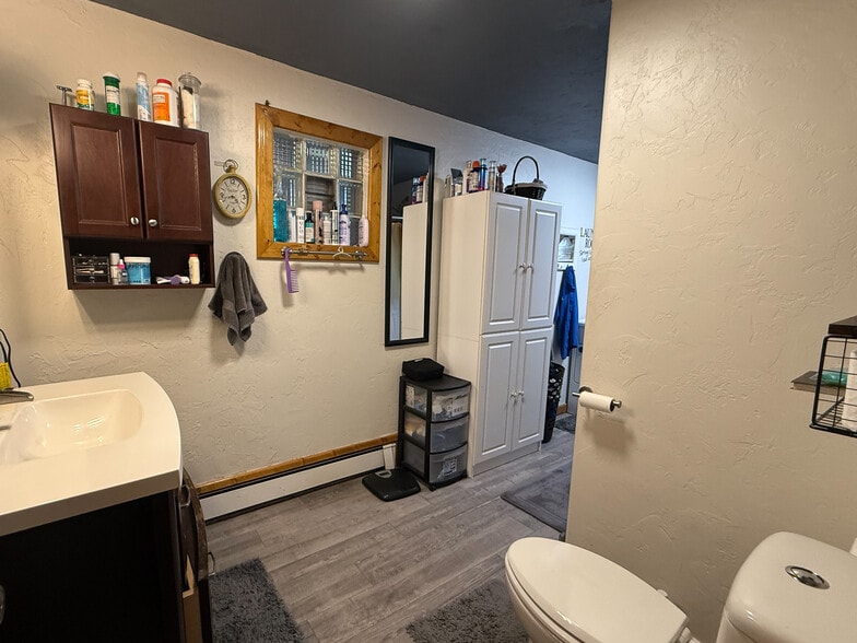 365 Worth st, Center, CO for sale - Interior Photo - Image 3 of 27