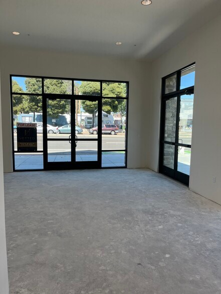 3779 Castro Valley Blvd. Blvd, Castro Valley, CA à louer - Photo du bâtiment - Image 3 de 9