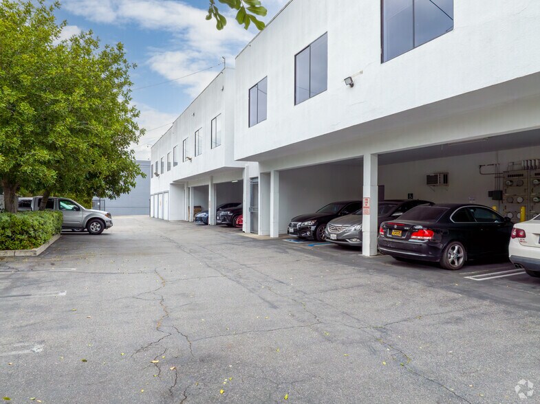 502 S Verdugo Dr, Burbank, CA à louer - Photo du bâtiment - Image 3 de 10