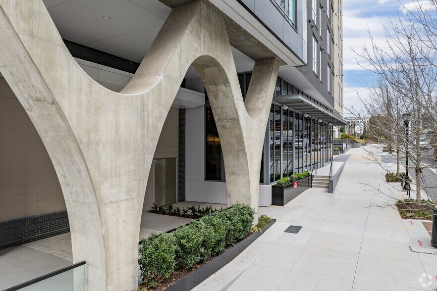1000 Spring St, Atlanta, GA à louer - Photo du bâtiment - Image 3 de 97