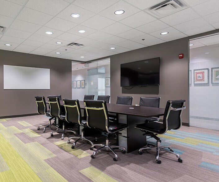 2302 Parklake Dr, Atlanta, GA à louer - Photo intérieure - Image 2 de 5