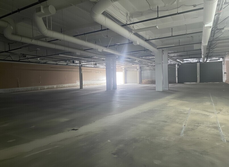 948 Crocker St, Los Angeles, CA à louer - Photo du bâtiment - Image 3 de 55