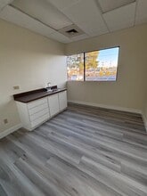 2820 E Flamingo Rd, Las Vegas, NV for lease Interior Photo- Image 2 of 9