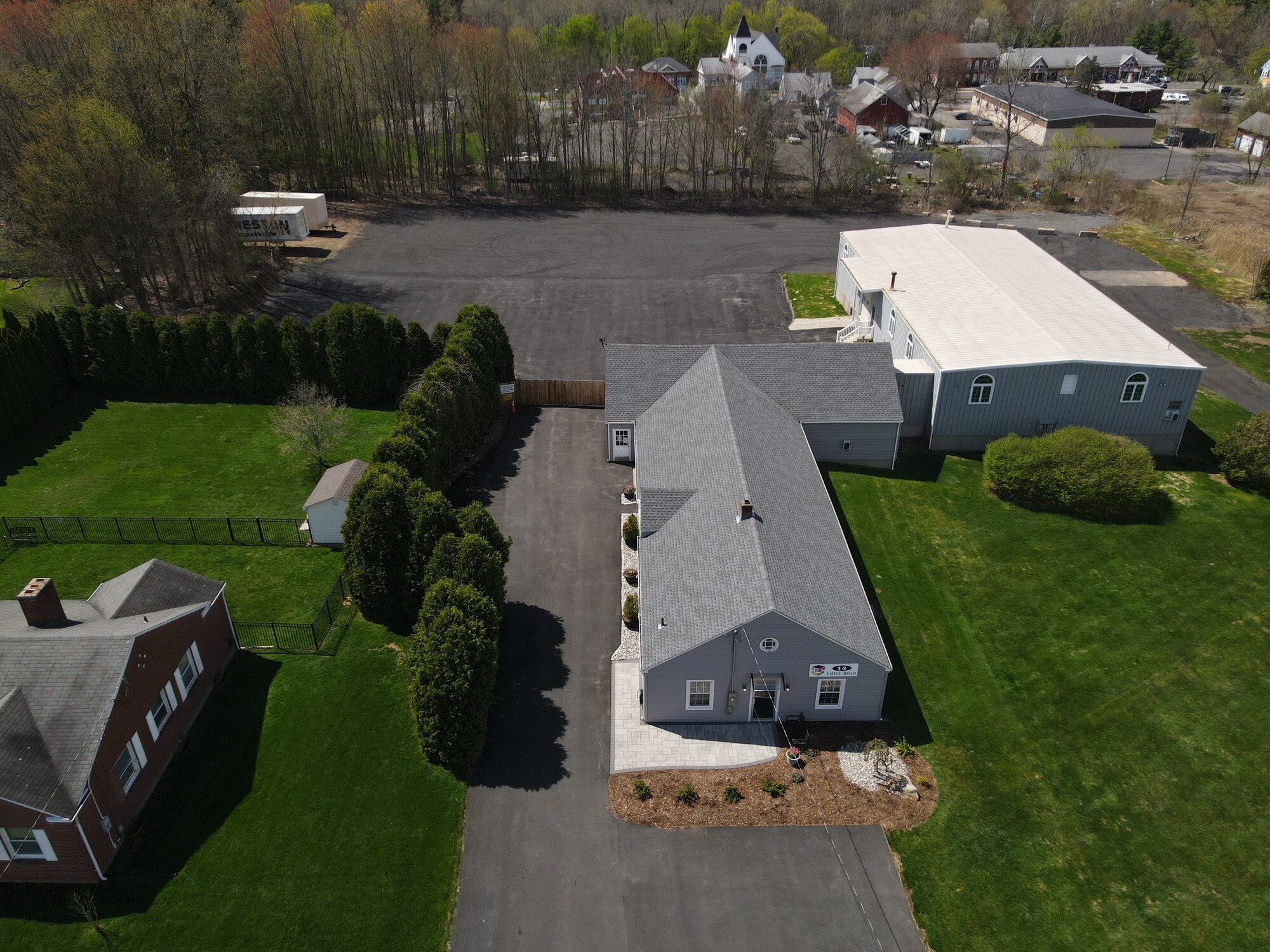 14 Emily Rd, East Windsor, CT à vendre Photo du bâtiment- Image 1 de 17