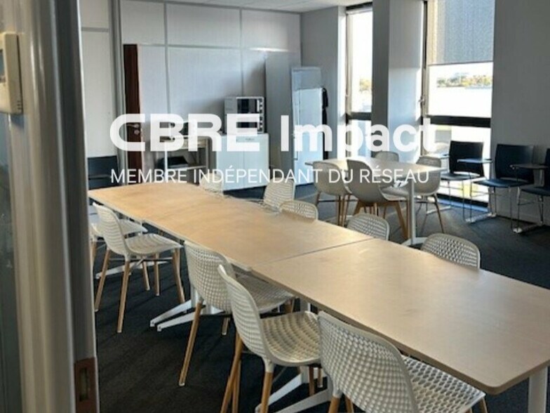 2 Avenue De Marbotte, Dijon for lease - Interior Photo - Image 2 of 10