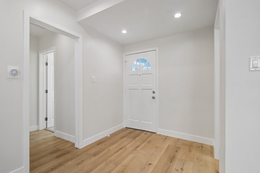 15952 Simonds St, Granada Hills, CA for sale - Building Photo - Image 3 of 50