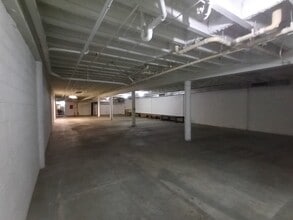 1205 NE 163rd St, North Miami Beach, FL for lease Interior Photo- Image 1 of 5