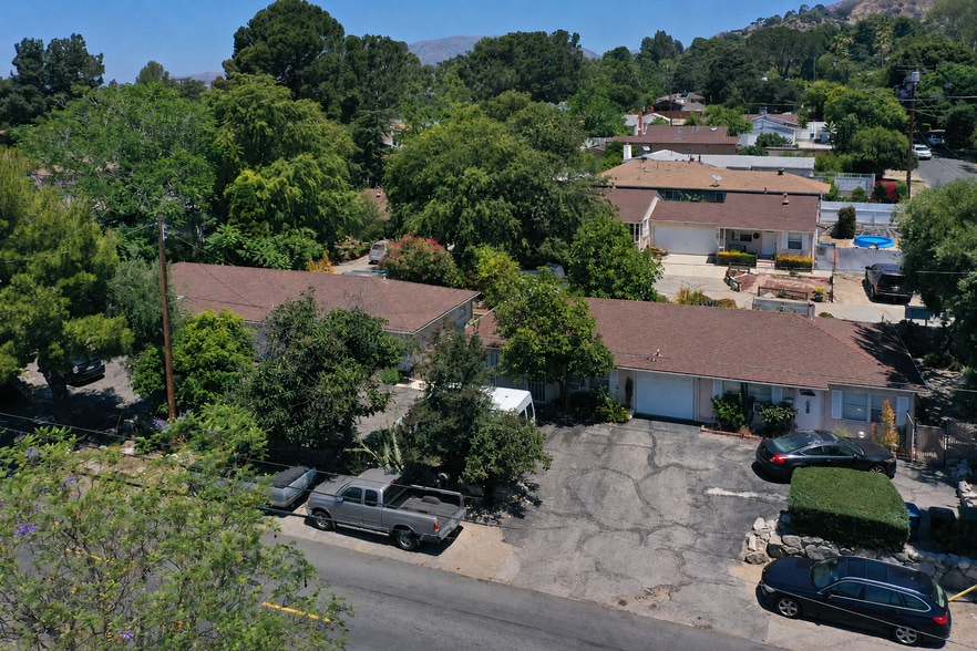 6801-6809 Valmont St, Tujunga, CA à vendre - Aérien - Image 2 de 11