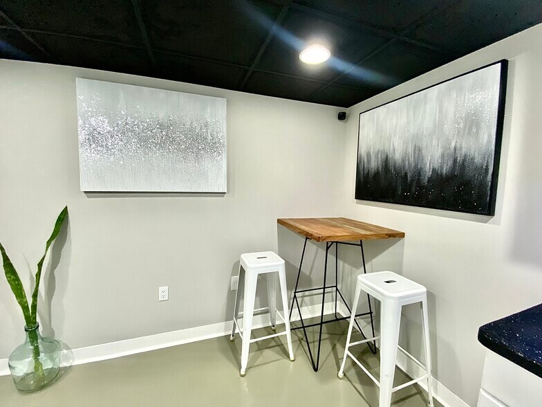 777 S Palm Ave, Sarasota, FL à louer - Photo du bâtiment - Image 3 de 15