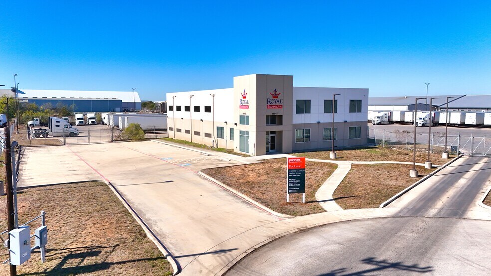 16915 Alamo Pkwy, Selma, TX à louer - Photo du bâtiment - Image 3 de 4