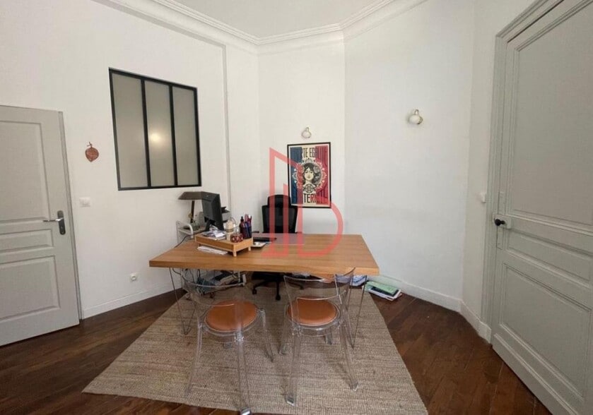 Office in Bordeaux for lease - Interior Photo - Image 3 of 5