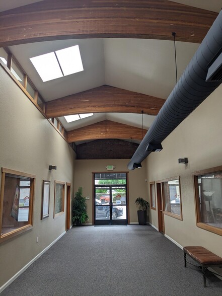 300 H St, Antioch, CA à vendre - Photo intérieure - Image 2 de 12