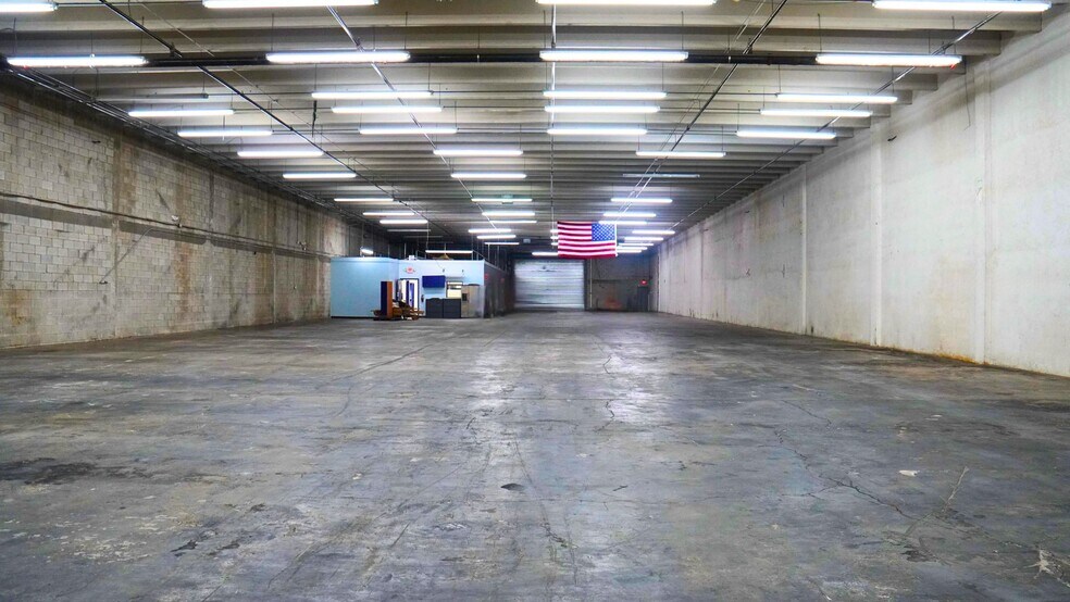 8080-8100 NW 33rd St, Doral, FL à louer - Photo du bâtiment - Image 3 de 11