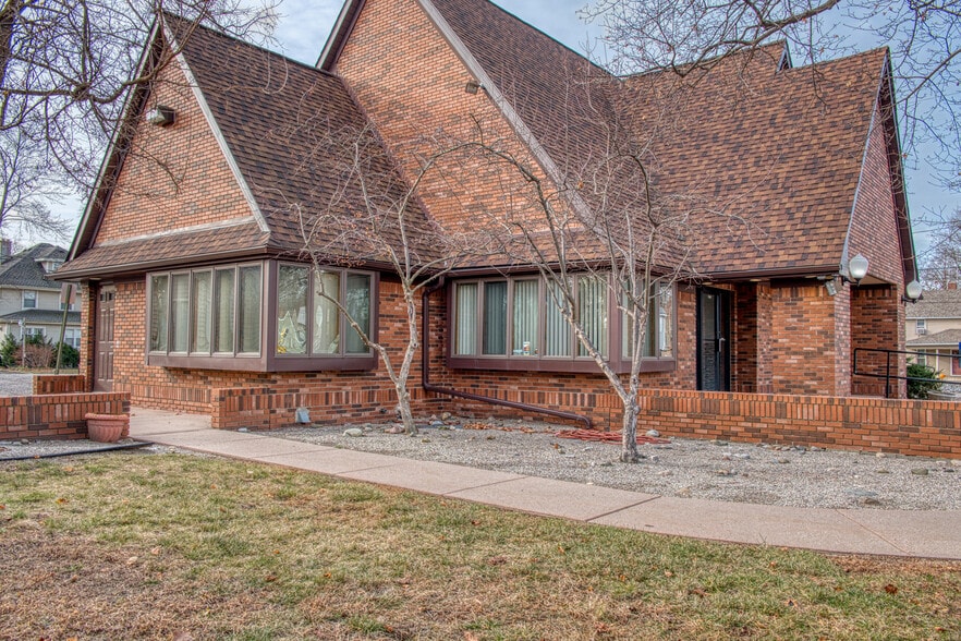 208 N Shiawassee St, Owosso, MI à louer - Photo du bâtiment - Image 3 de 11