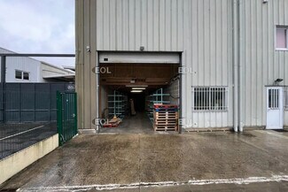 Plus de détails pour Local d'activités à louer