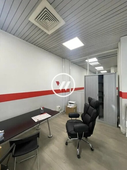 Retail in Marseille for lease - Building Photo - Image 2 of 10
