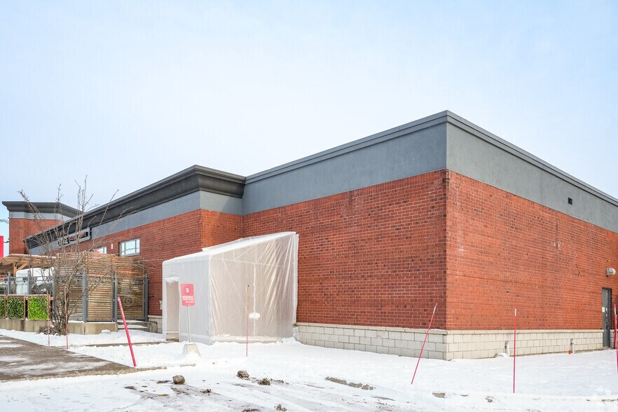 5540 Boul des Gradins, Québec, QC à vendre - Photo du bâtiment - Image 2 de 3