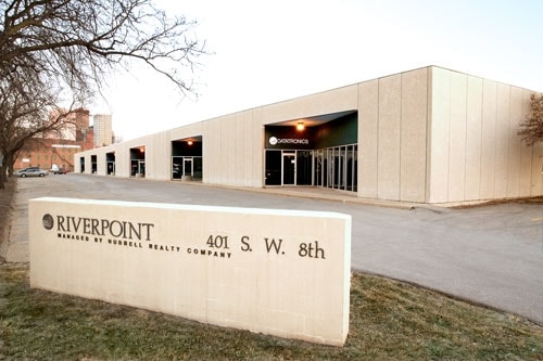 411 SW 8th St, Des Moines, IA à louer - Photo du bâtiment - Image 2 de 3