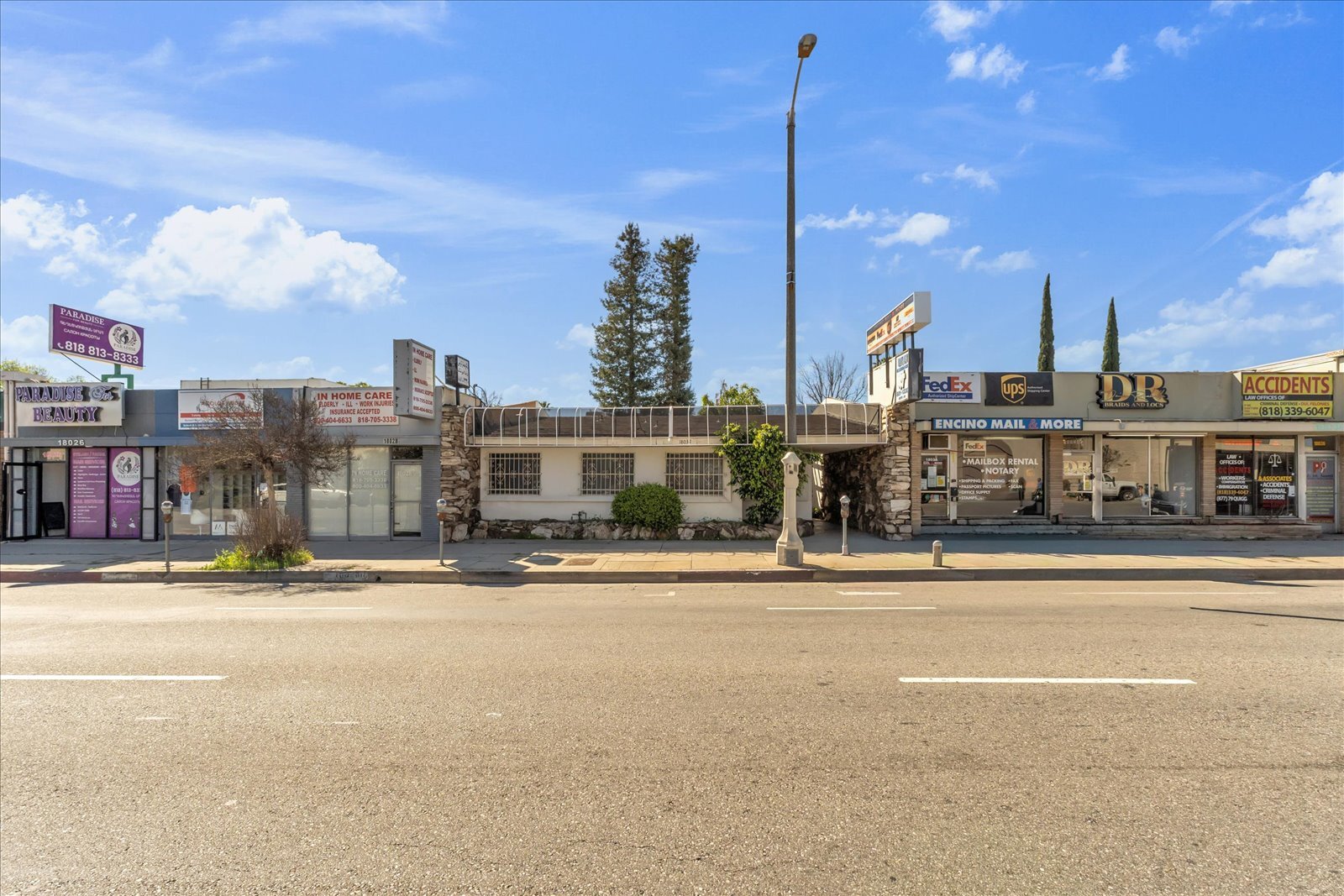 18032 Ventura Blvd, Encino, CA à louer Photo du bâtiment- Image 1 de 64